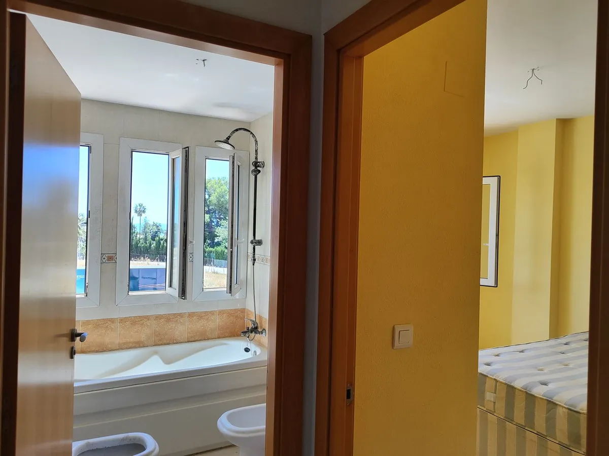 1a5bce5b-2747-4938-a4d9-49cd406591d9