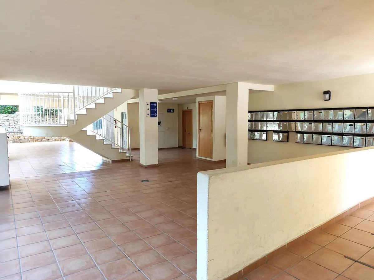 2f03e669-ba0b-4a45-81c3-fb5ad49b8100