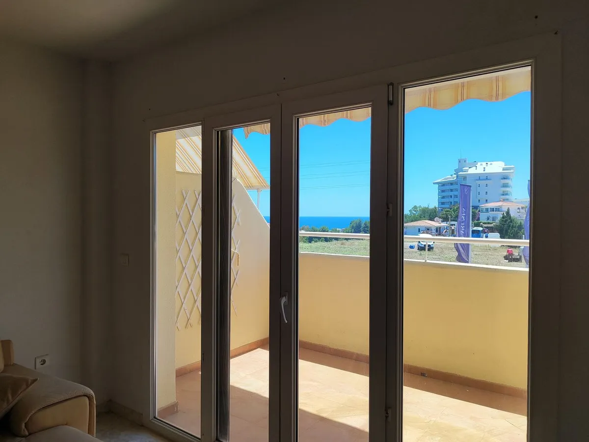 f80701b2-939b-473b-811d-0eb0f2e66ab1