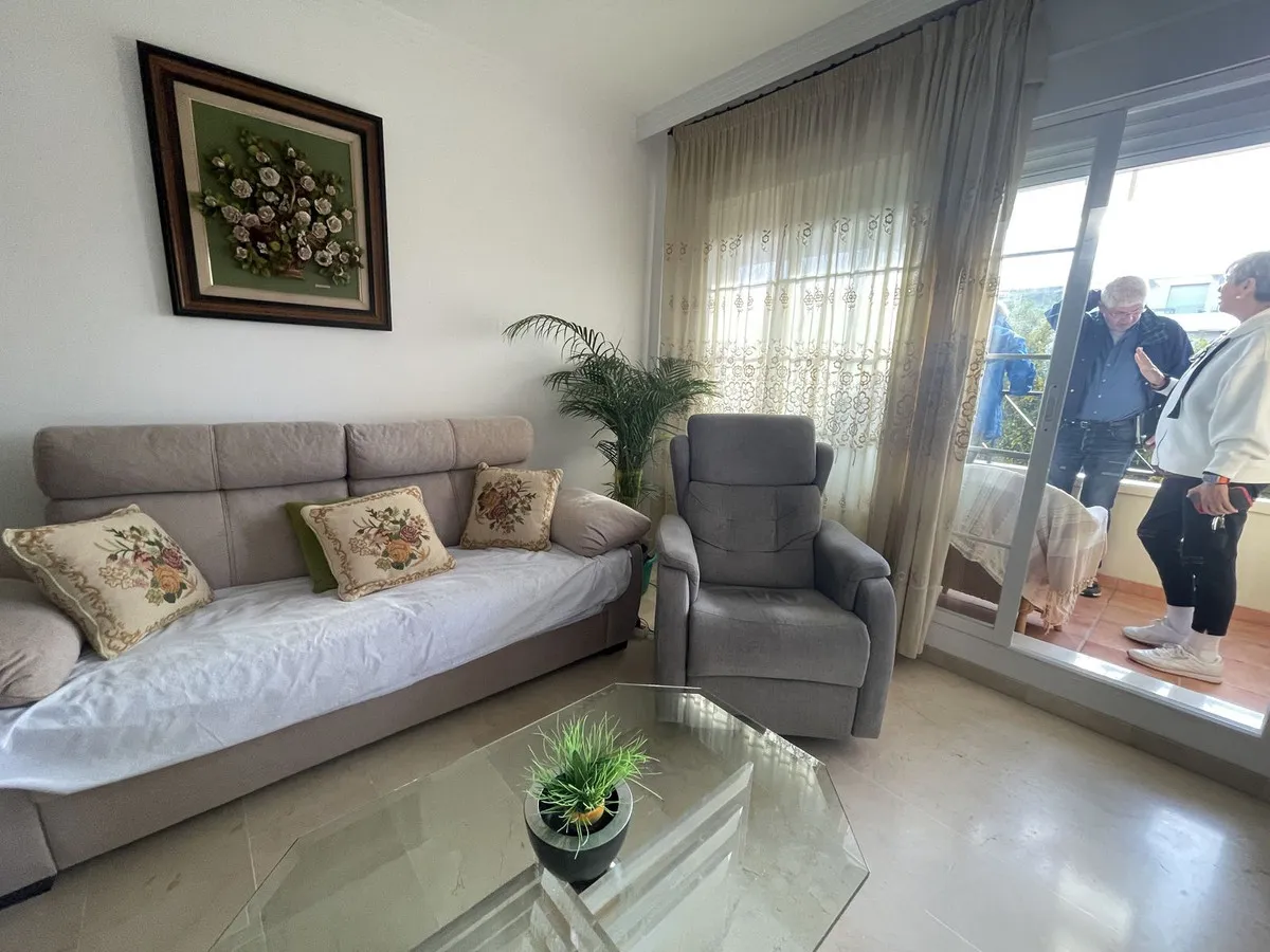 b81b2833-364b-47fe-a0ee-edf4d8aa223c