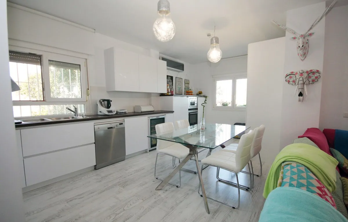 045de3a0-e0eb-424f-855a-69348d35c513