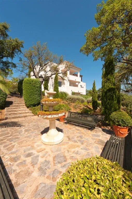 3f5420bc-9317-439b-84b6-fa93feadeaa0