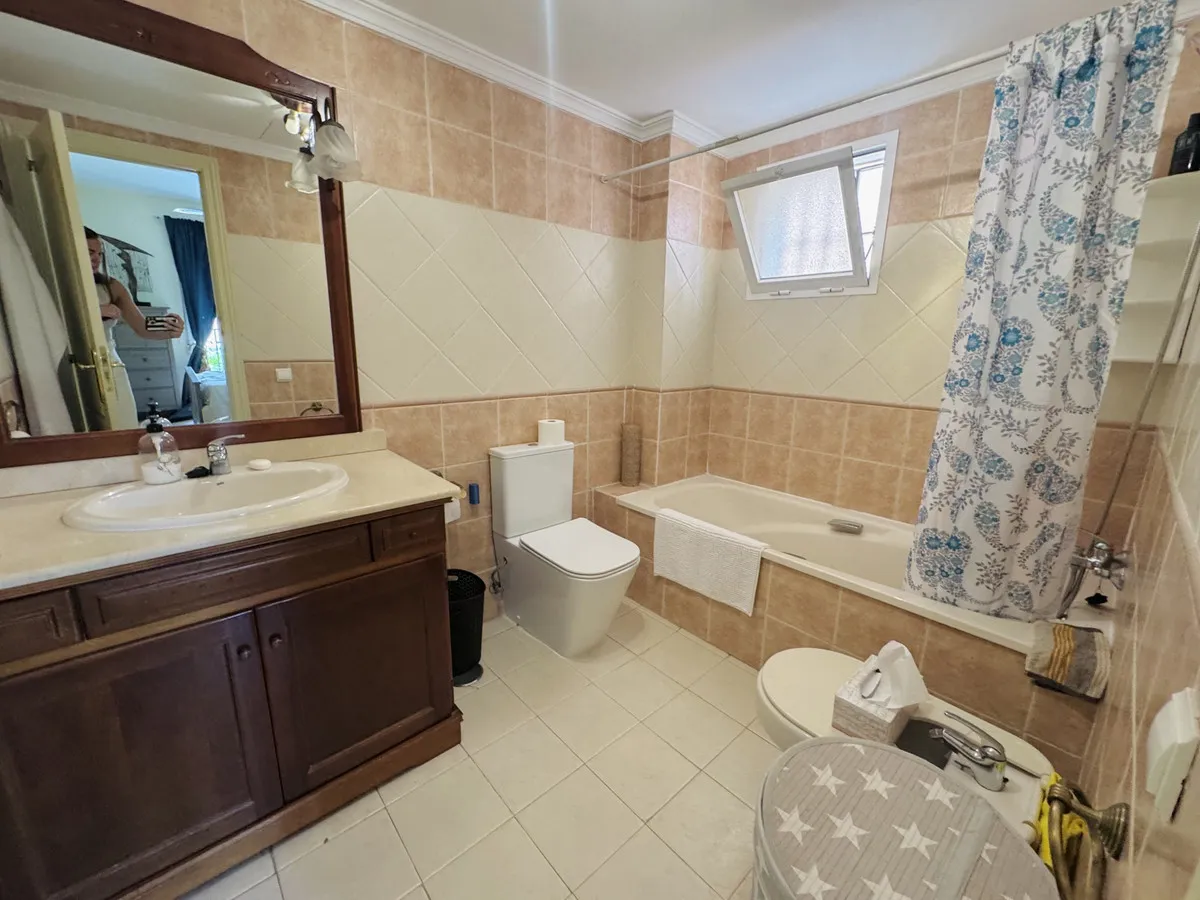 49f0a1b8-88a7-41b9-8eea-5400f55c6440