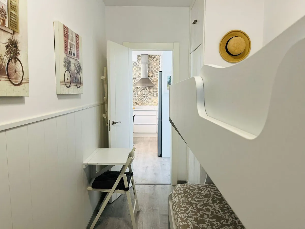 aad8d77e-8c2b-4a9e-bd71-5ab0251da69e