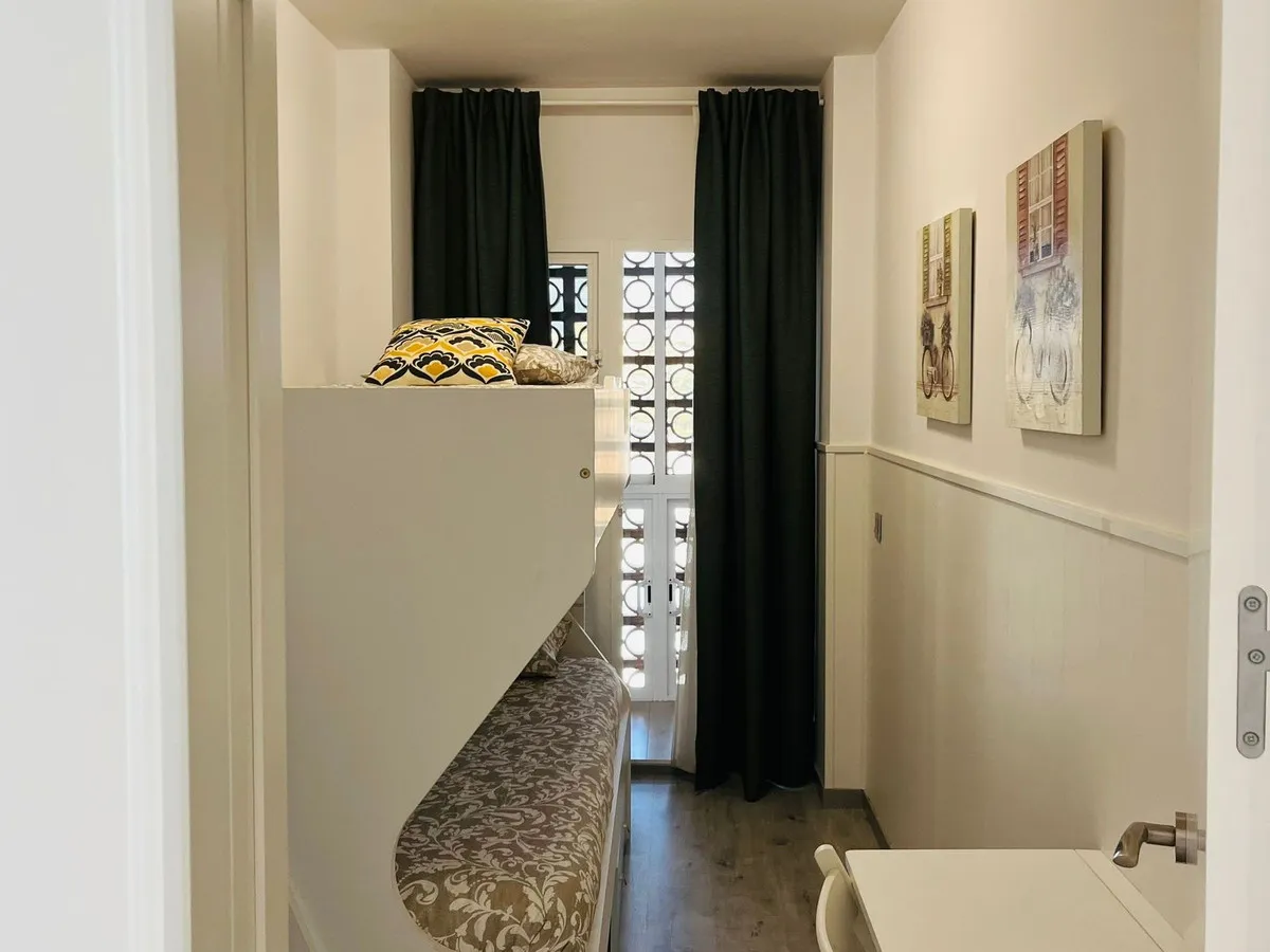 f4068a9d-246d-4cd0-b349-7d60e400e226