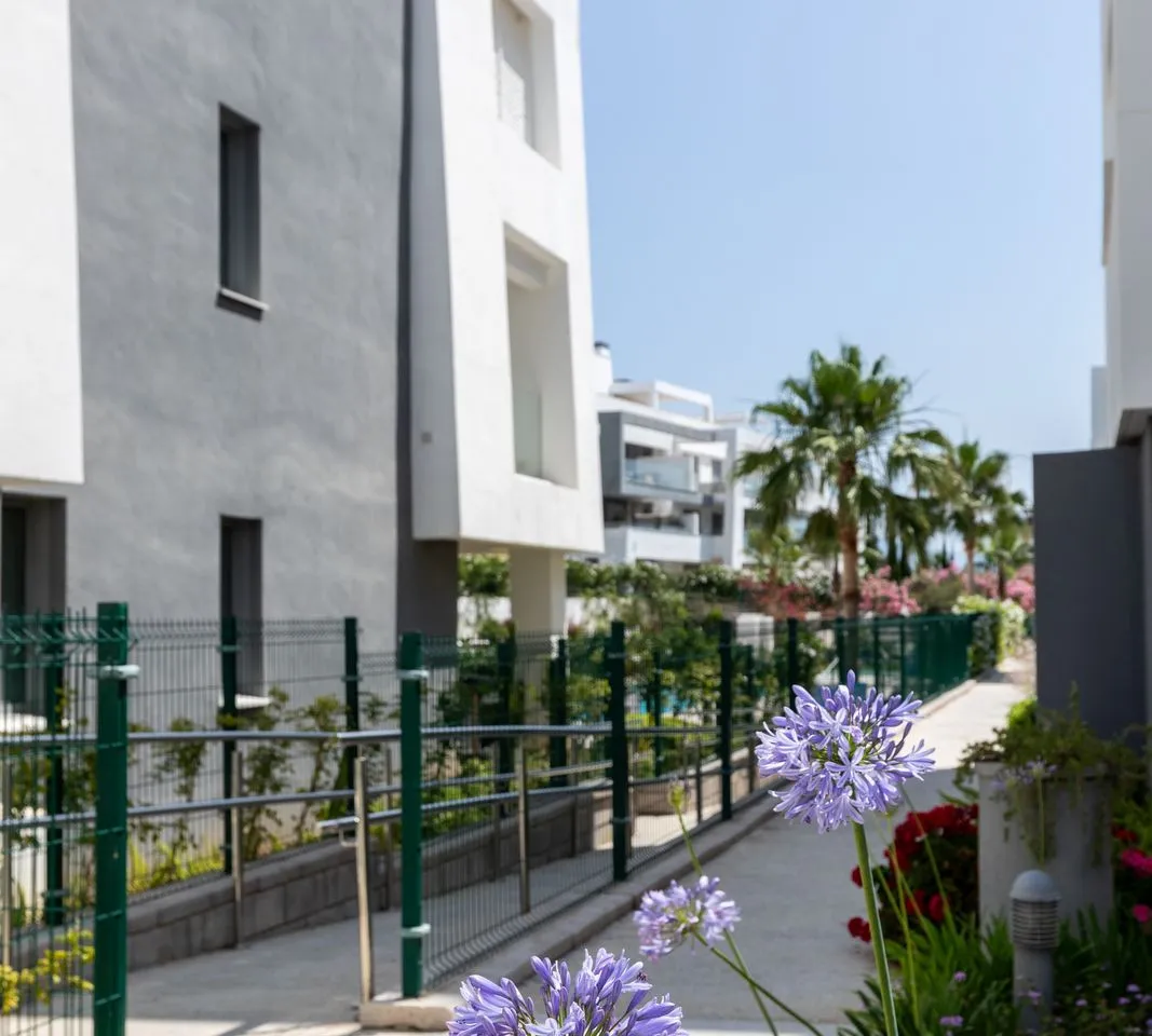 9ccb7fdf-7aa2-41a6-a7e8-0978f0b8fe79