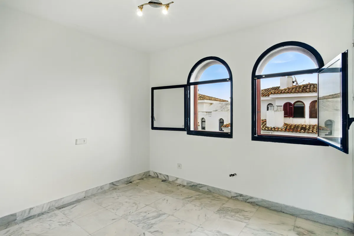 1d61685a-2c75-4551-94d6-c7aa9a3de1c4