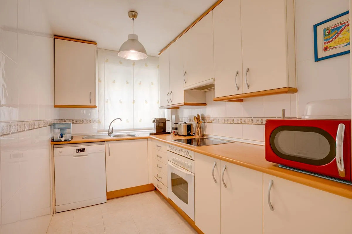 cf16395f-98e4-45e4-8c31-884ea84b04a2