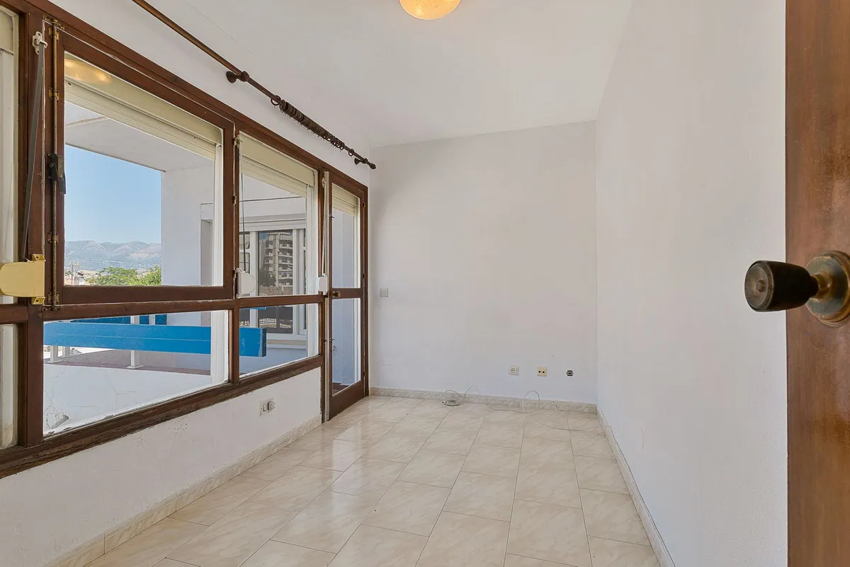 ea2cfb6c-7673-46c9-98fe-59ebfd192860