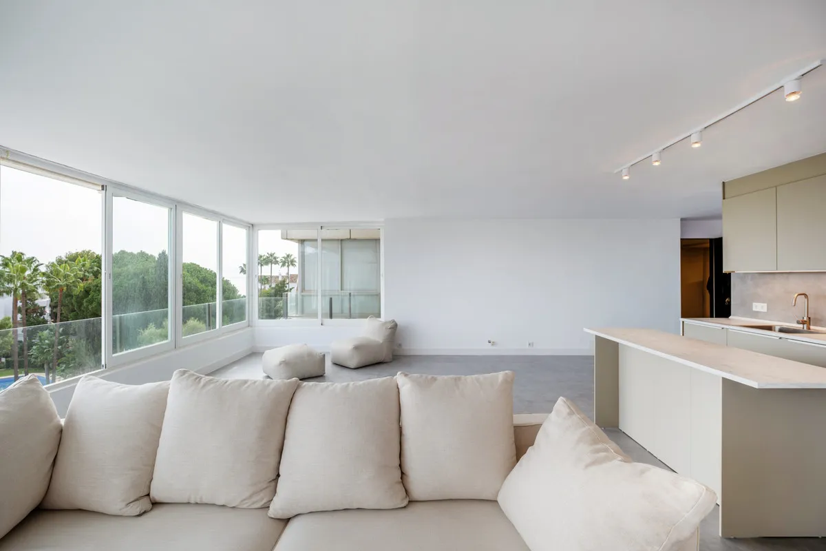 6e0b5930-97ed-4370-8ca2-6fa60c954f3a