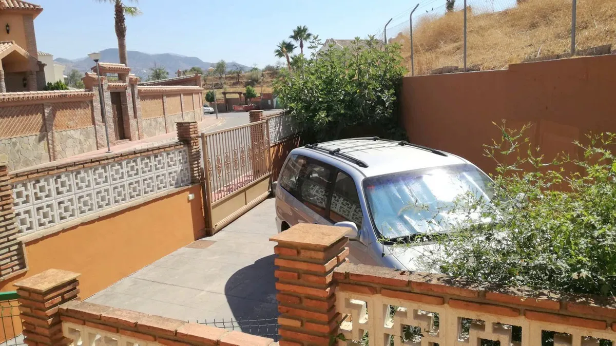 80cdd5aa-1ccf-4f82-b916-b8a71727d2b7