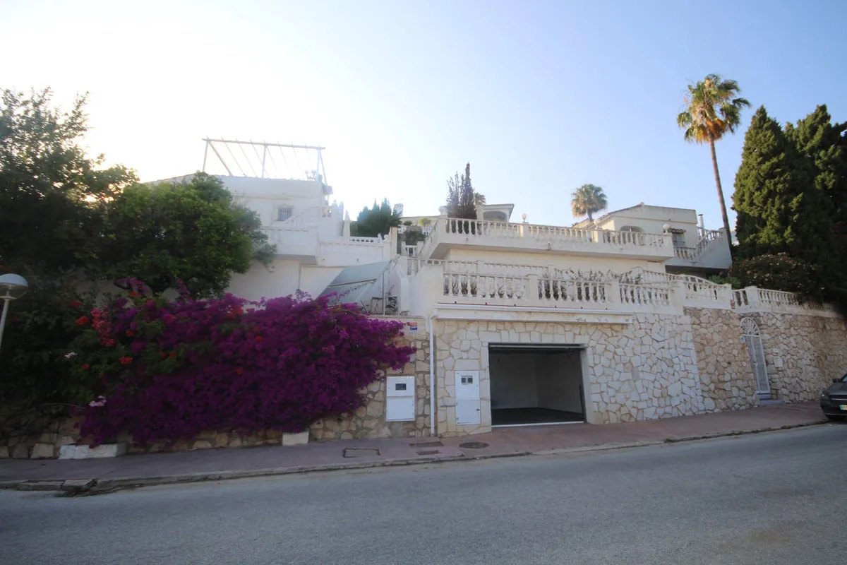 4f60830c-00a3-43b4-b396-a11303018efe