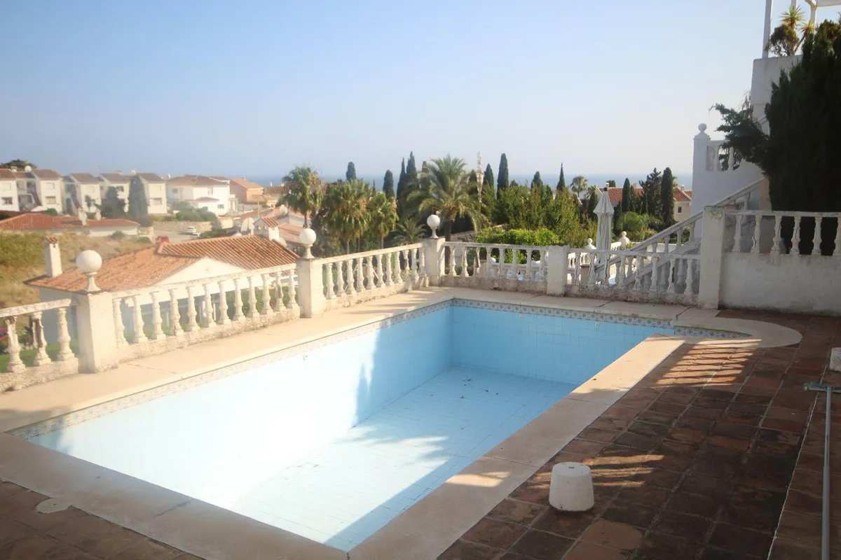 8eeb5984-2ee4-4d61-8666-970f0175bd1c