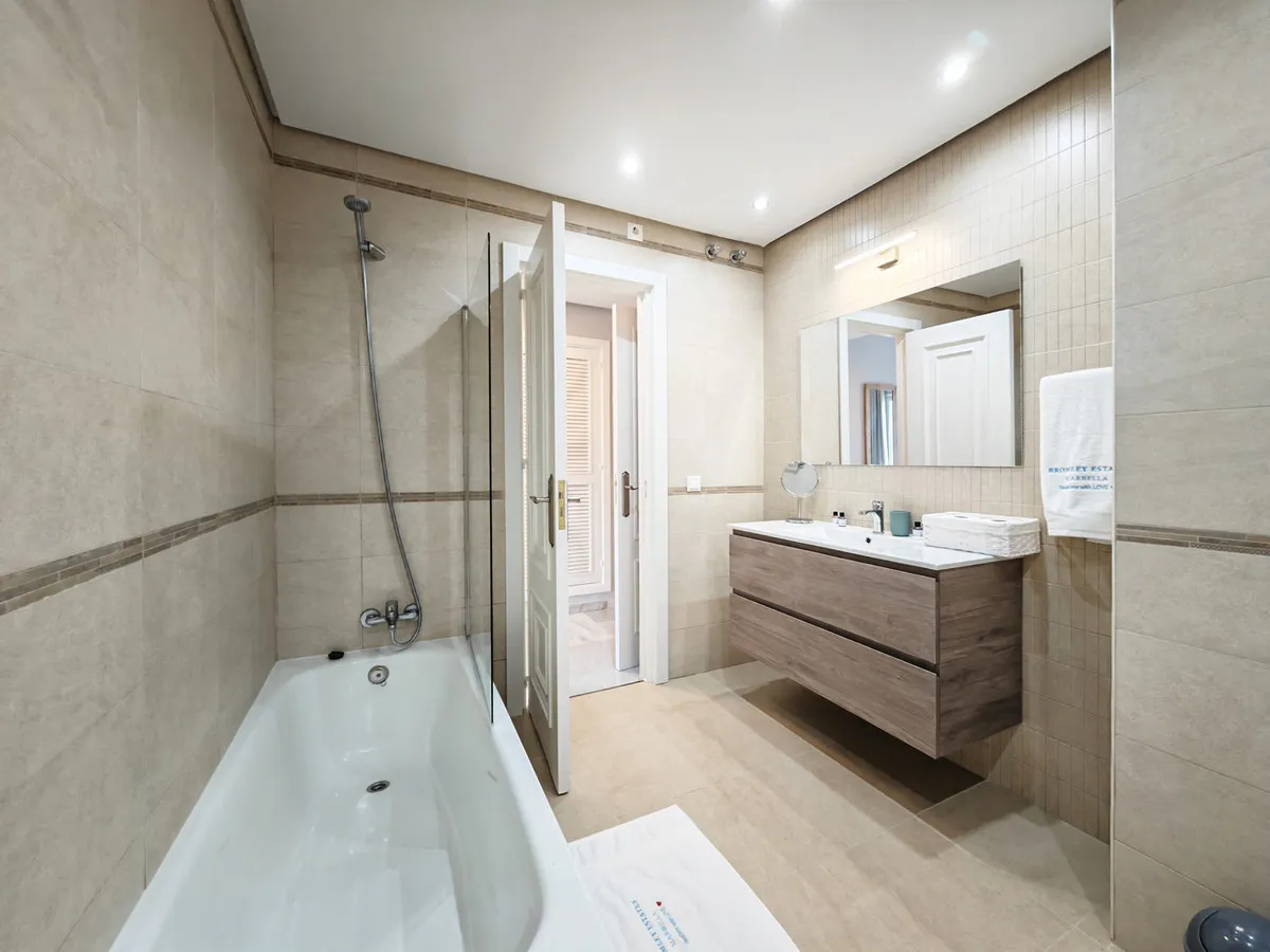 d66c4e6e-dea0-43dd-921f-35c93fceffae