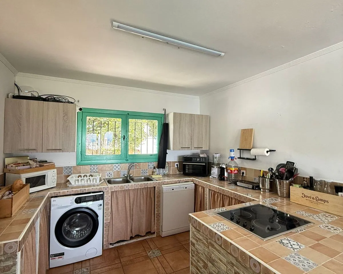 9978a42d-b406-40ed-9dc9-dd9827f5c6b6