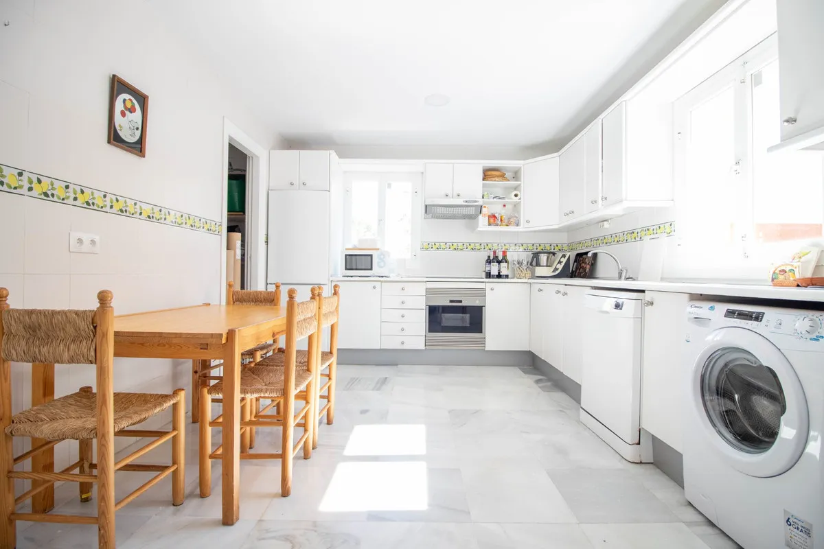 7f5b679c-d202-43f3-a7e8-b1bda7cc312b