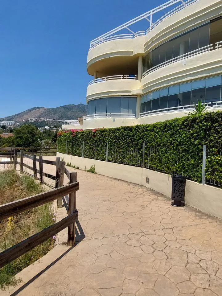 1d7c80d3-643c-46c3-b3be-dbc6629a63bb