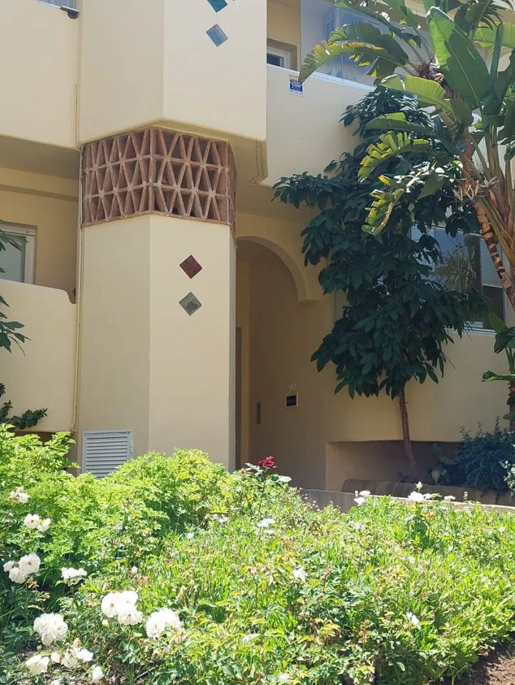 cce2a2b0-1994-408a-ab27-edc5385d591d