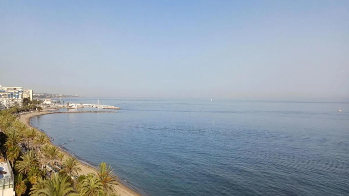 2b0dd9e1-062f-4b7d-a646-d9421a65859c