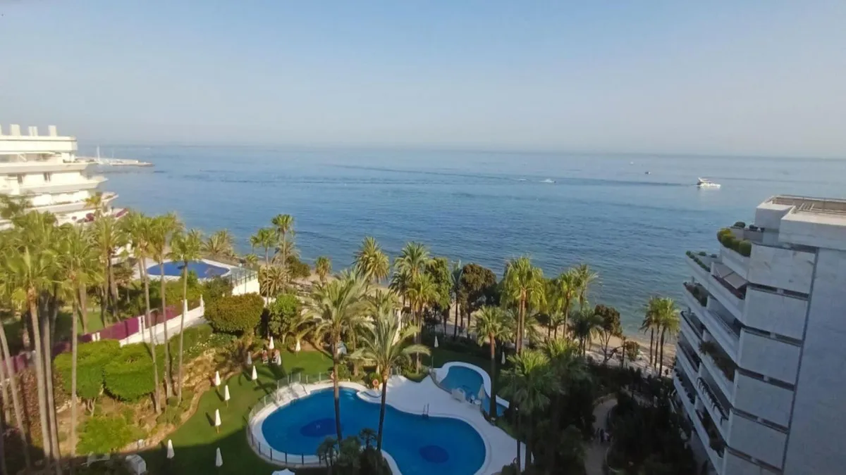 c70c4957-6f47-4cc8-93fa-e08c21d26e5f