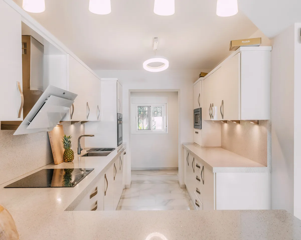 920e43ee-db0d-4172-9531-ae83c059b072