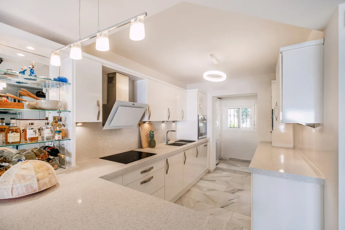 cf2c5048-3361-45f1-9824-5cfe65a919a5