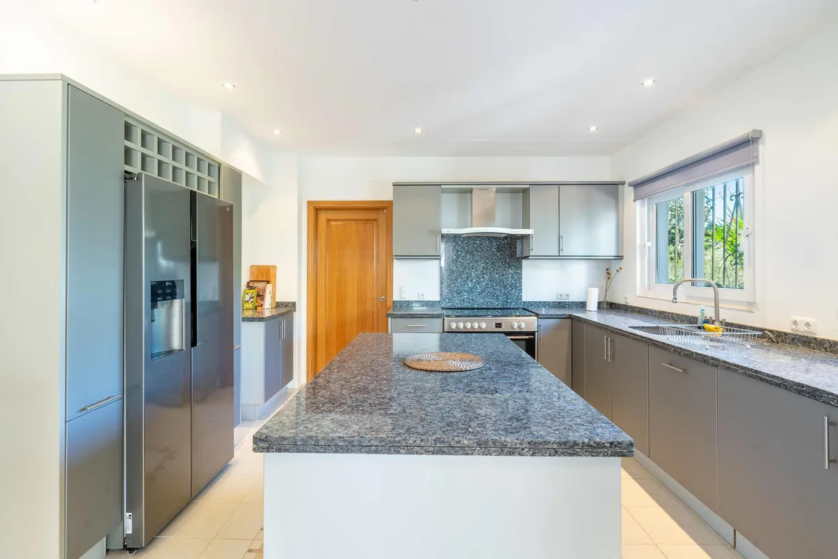 0ac53ce7-77a7-410f-b129-3b9ea0f3d006