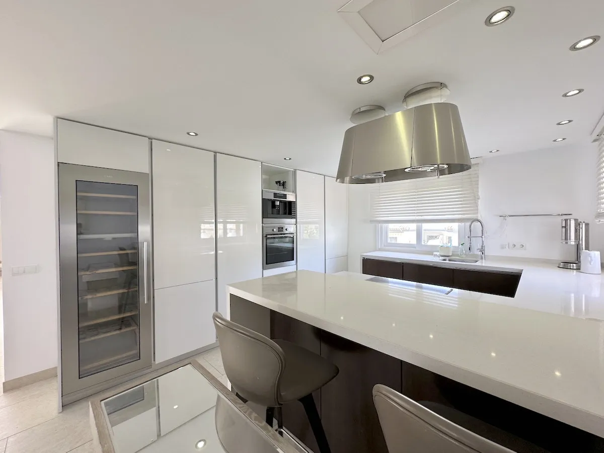 979aacec-6f9e-4c7e-a5ce-df1a1859a76e