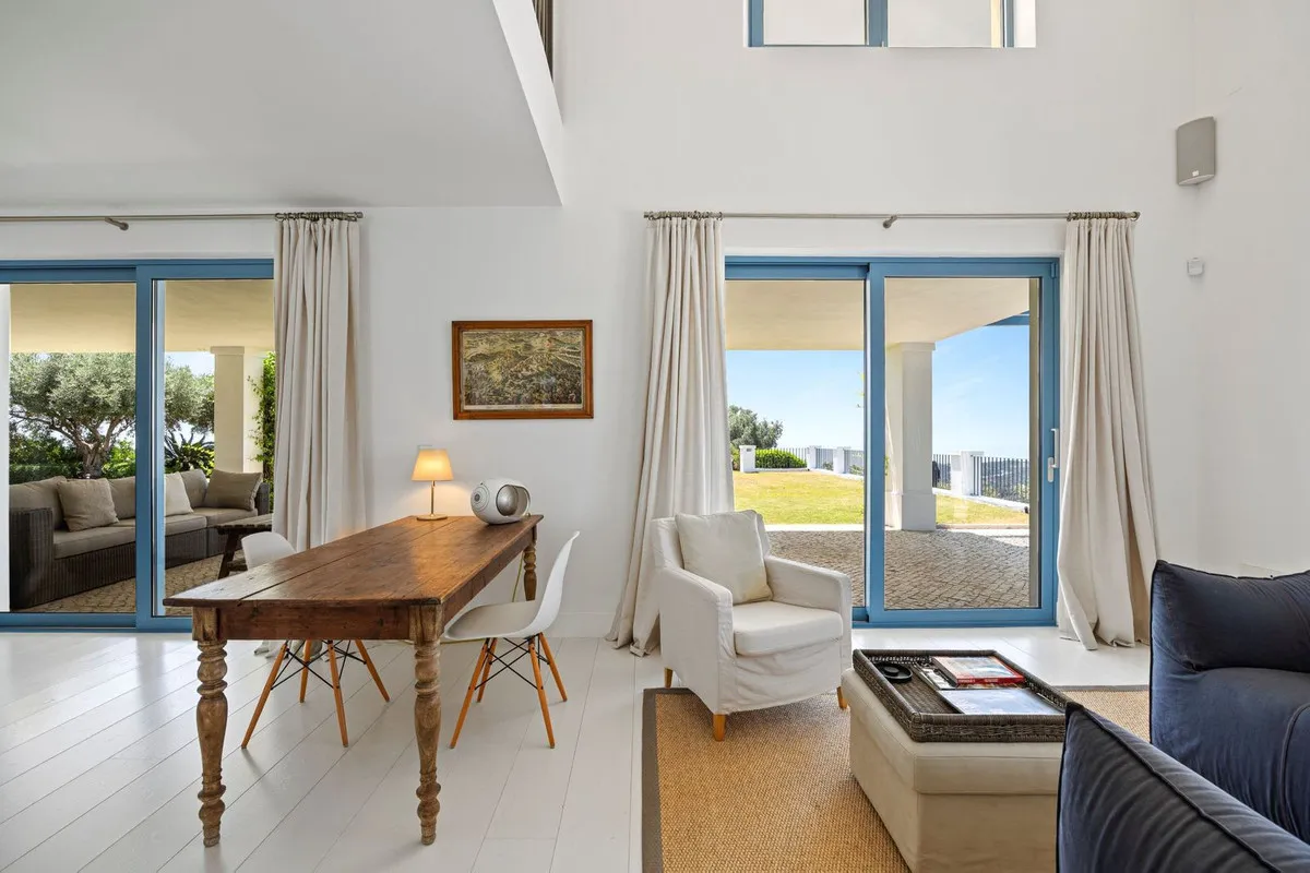 412aa049-031c-447b-84de-87dc22b20b8a