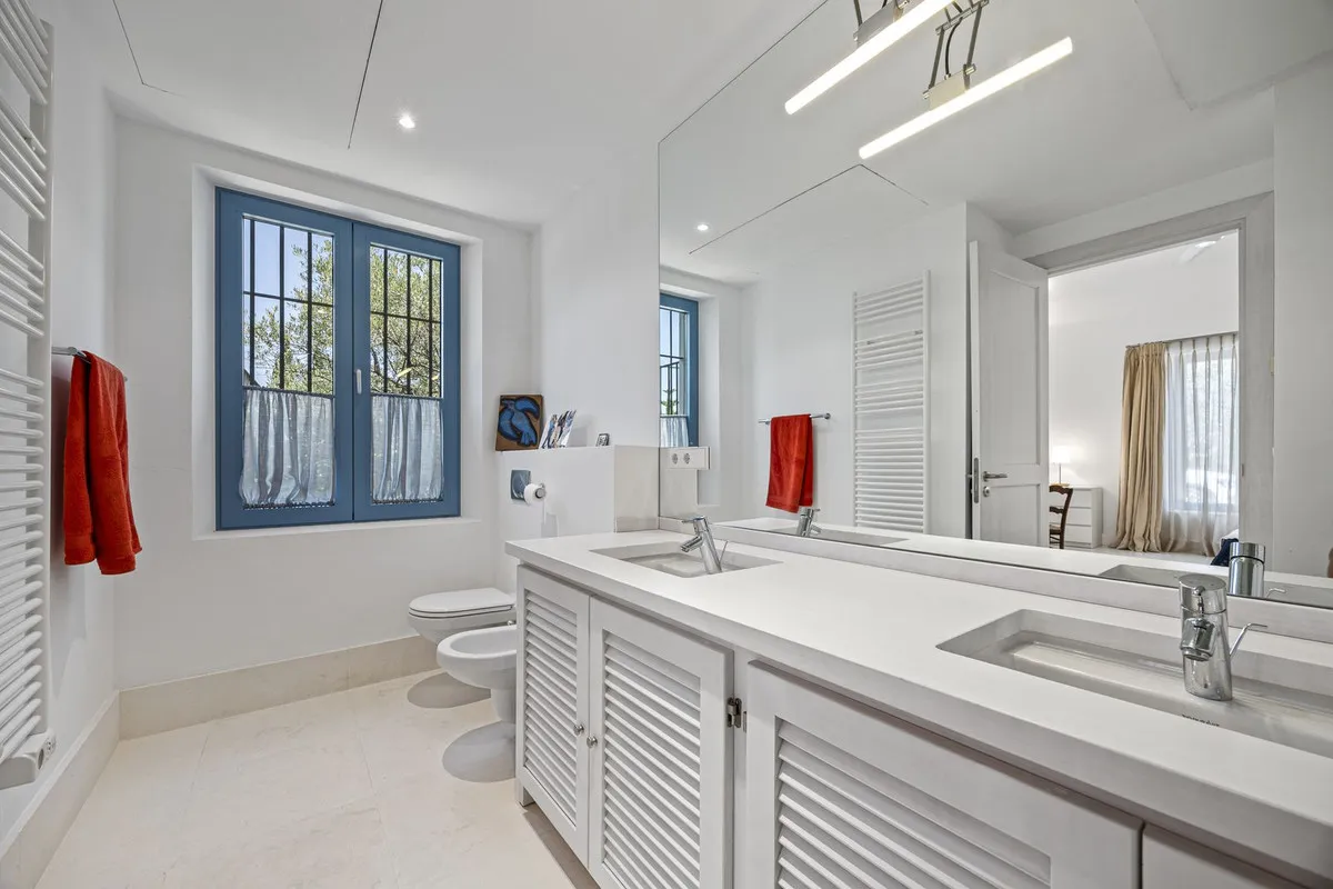 76ad035c-e6eb-4ad2-b156-f00954403653