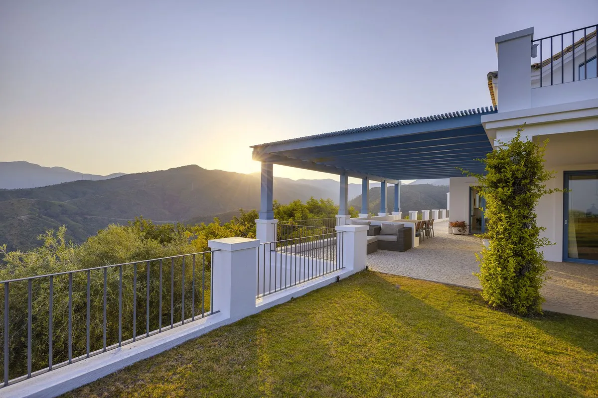 c38acfe5-032a-4c09-b25b-f5b95cd1e80e