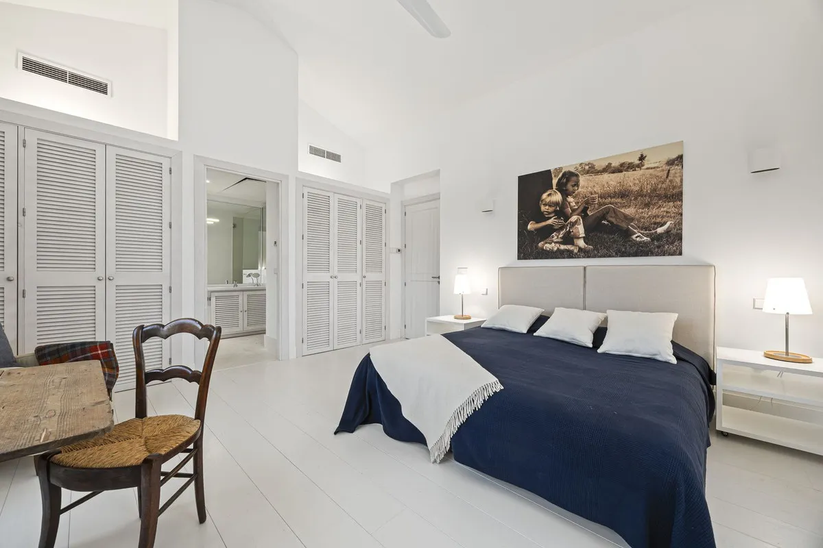 e889a629-b35d-472b-9d3c-c1d10d77224f