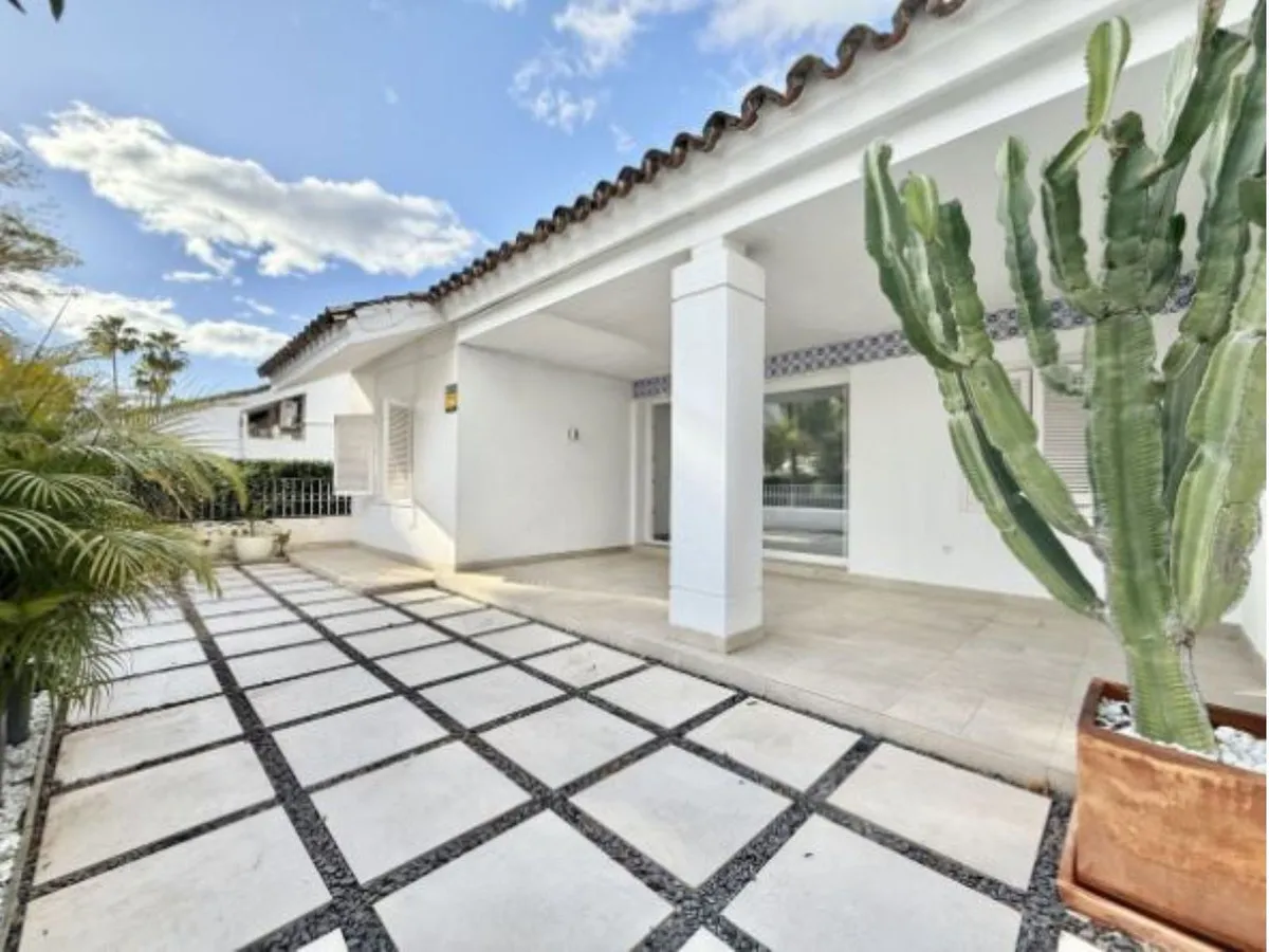 242f8c06-7252-4e39-b44e-60bc1c09a491