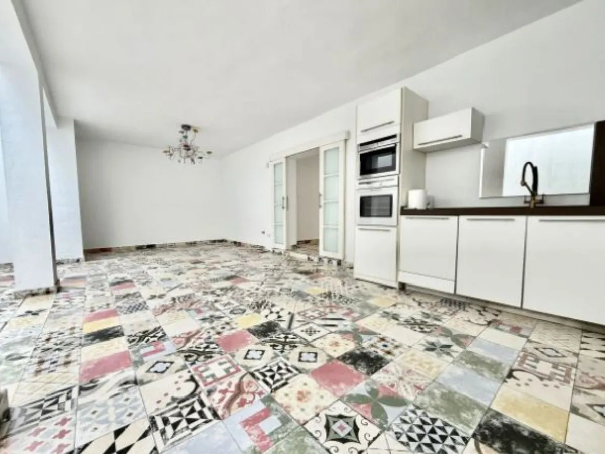 c18c411e-dc58-49a4-938a-c1f687557736