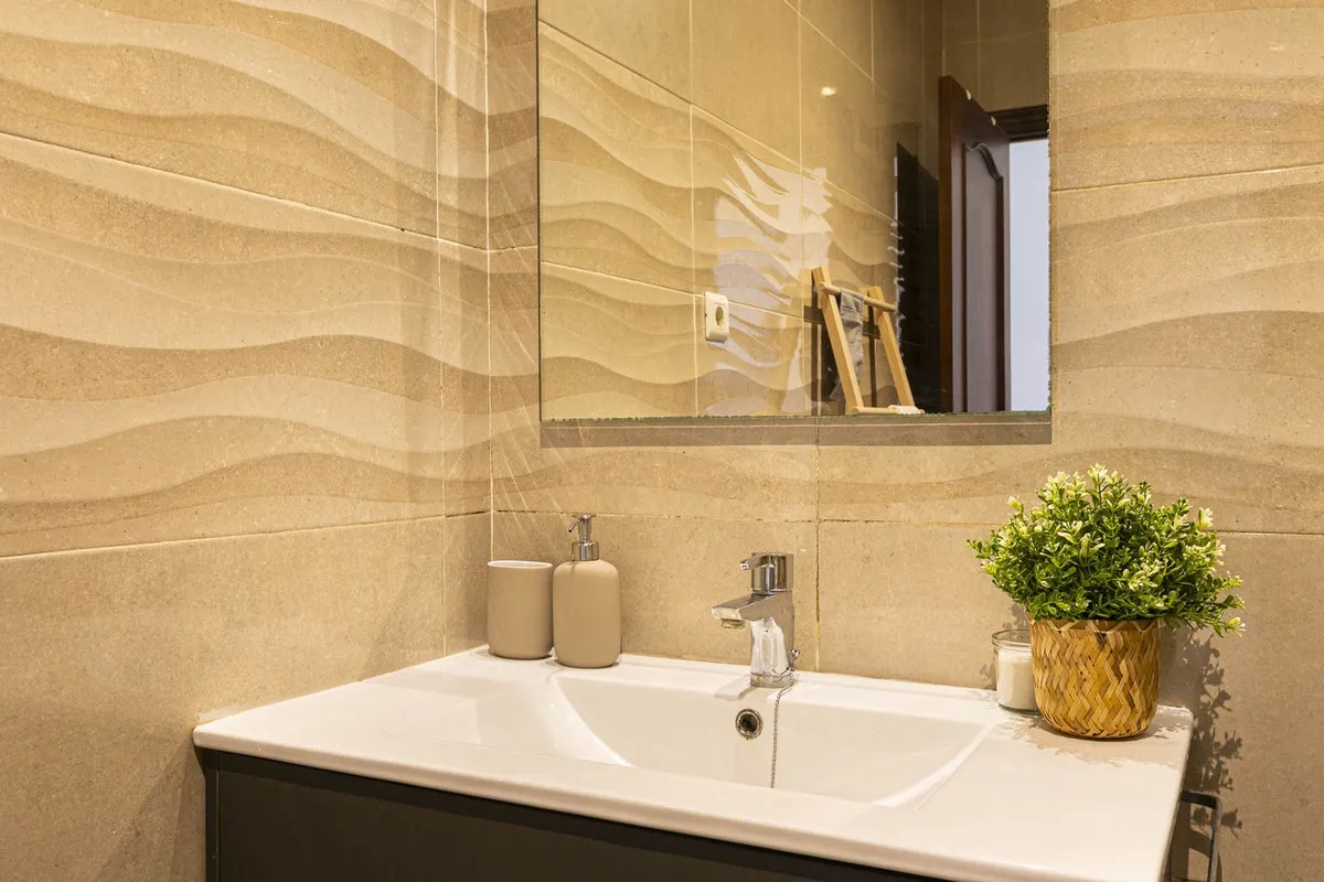 1c594c62-a841-450d-8773-ce612693a4a3