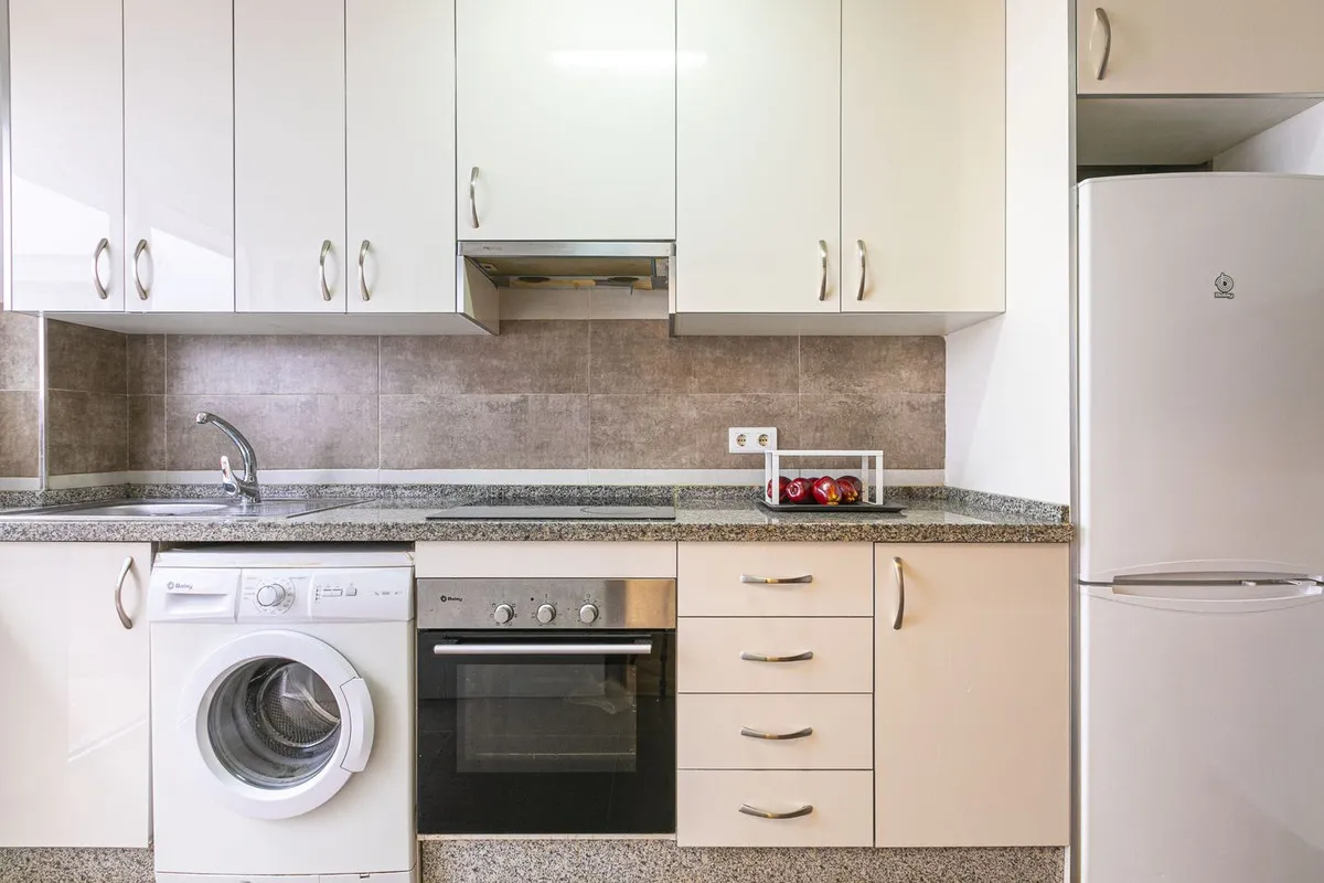 5f46e092-a235-4ca0-9cc3-fc496a498952