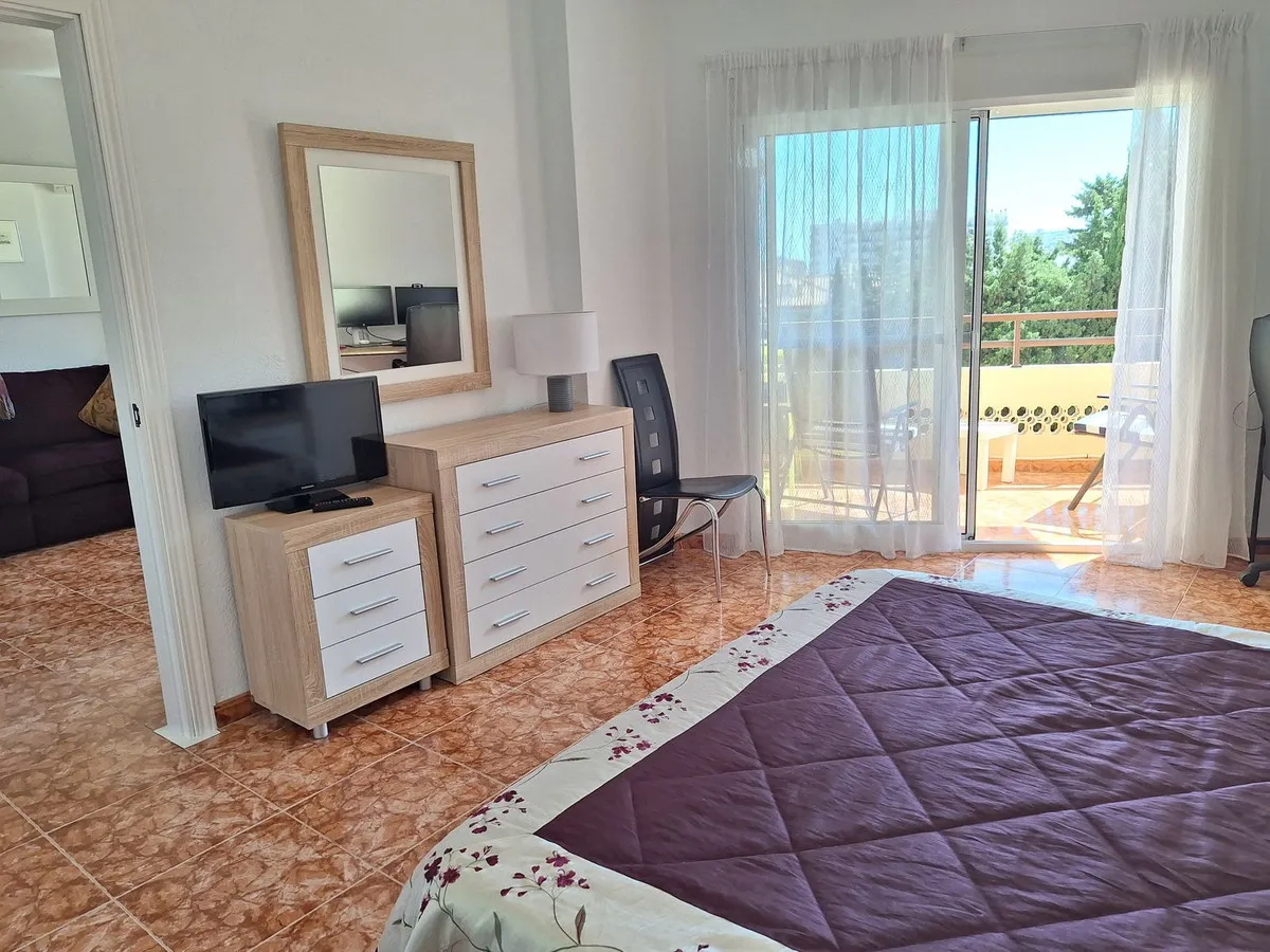 50cc20d7-6409-42f5-95a7-22d5e274c94a