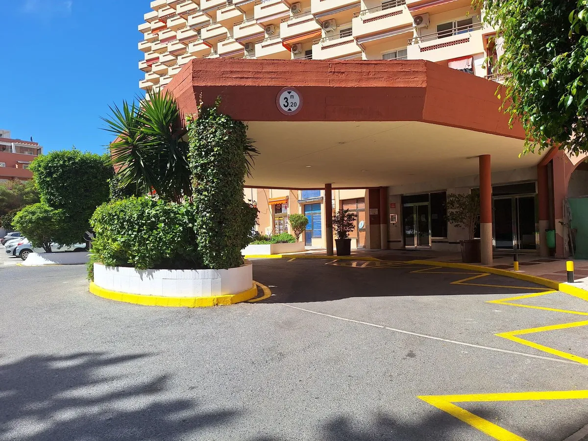 ecf184ee-bed7-40b3-b19e-f3f3d0512863