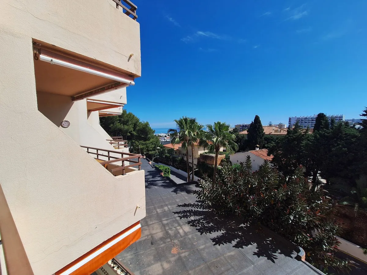 ef30e869-4a44-4b81-858a-0a057ad18a37