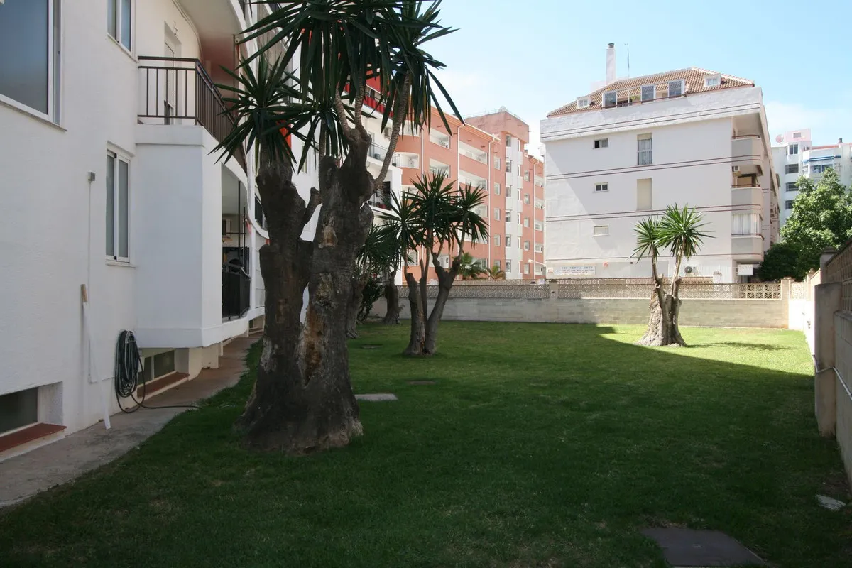 40809b12-e3a9-4ef6-a0d8-c951e2c11f65