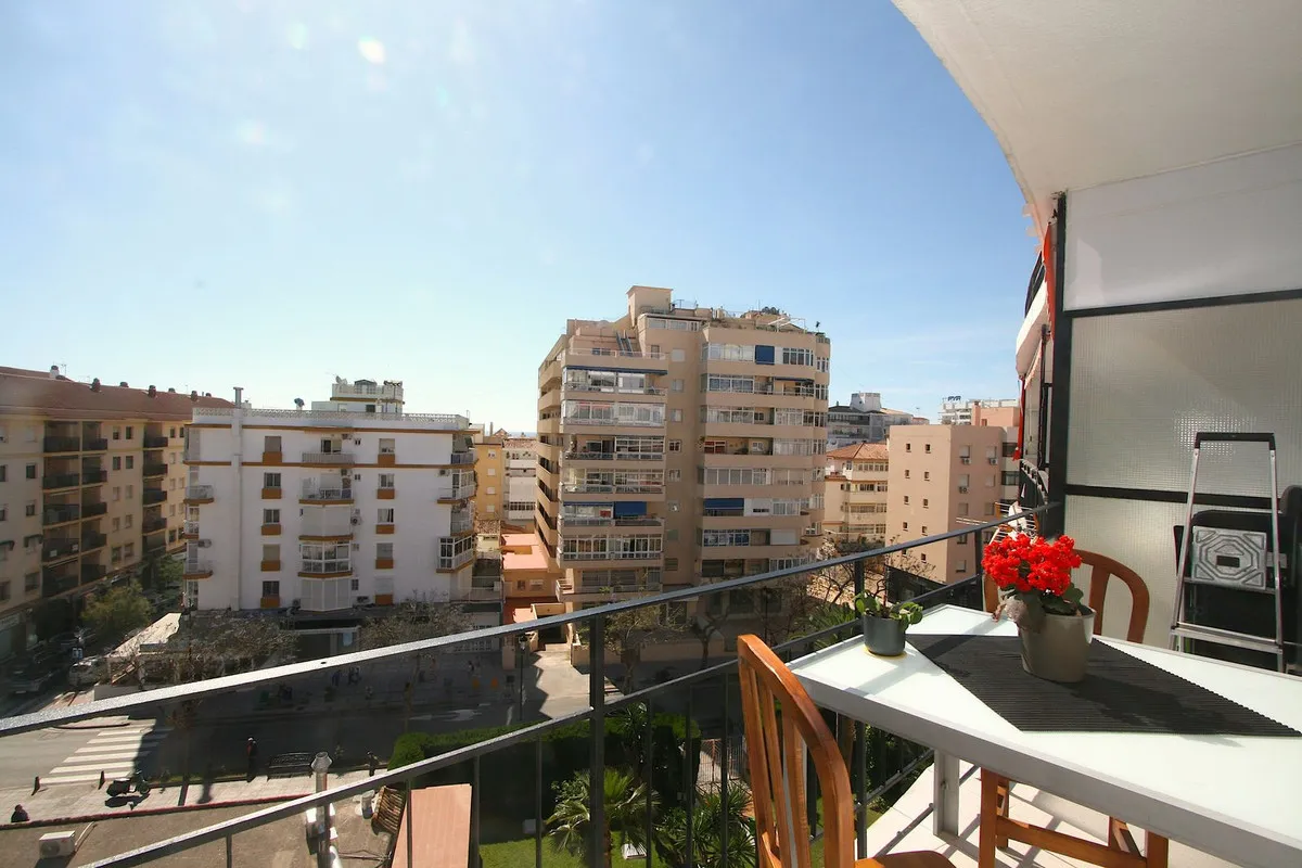 d2f3e56d-3008-422e-a80c-d9b8b9766320