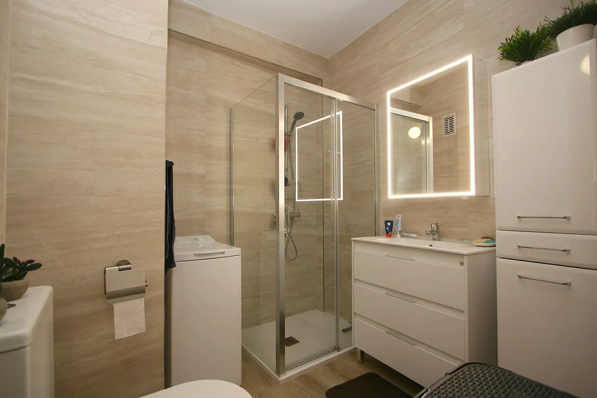 e2fb1780-d93f-43bd-a103-46411858b411