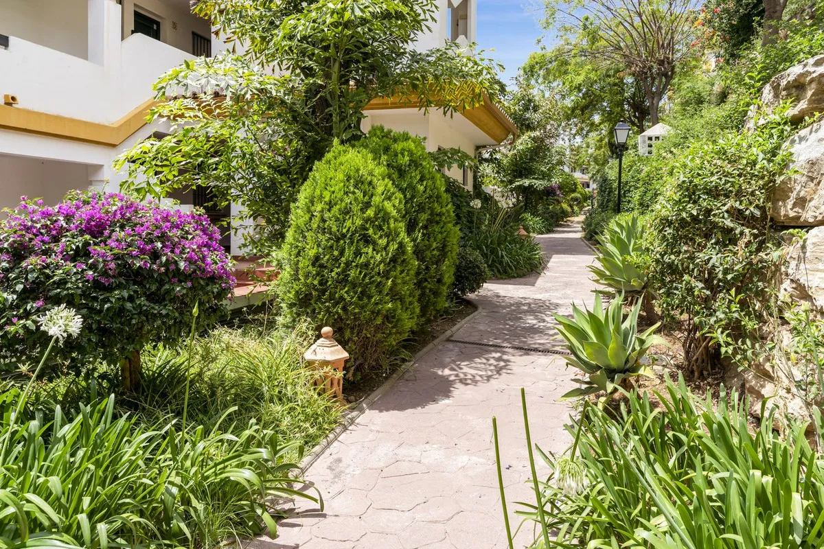 ad1b0294-45b0-469f-9444-7186b00efb6b