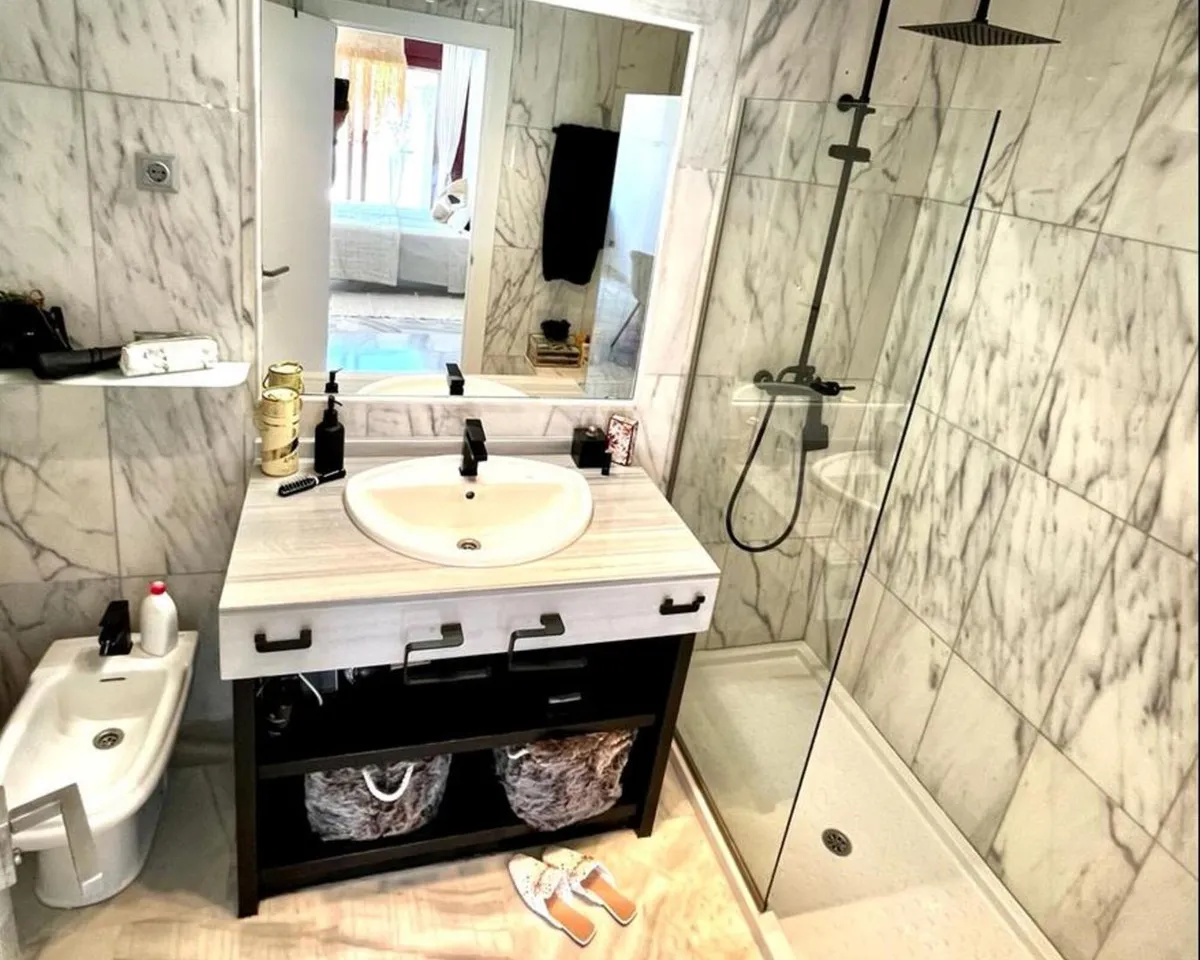 b8e65643-fff8-4cc8-b455-0fb29af9916d