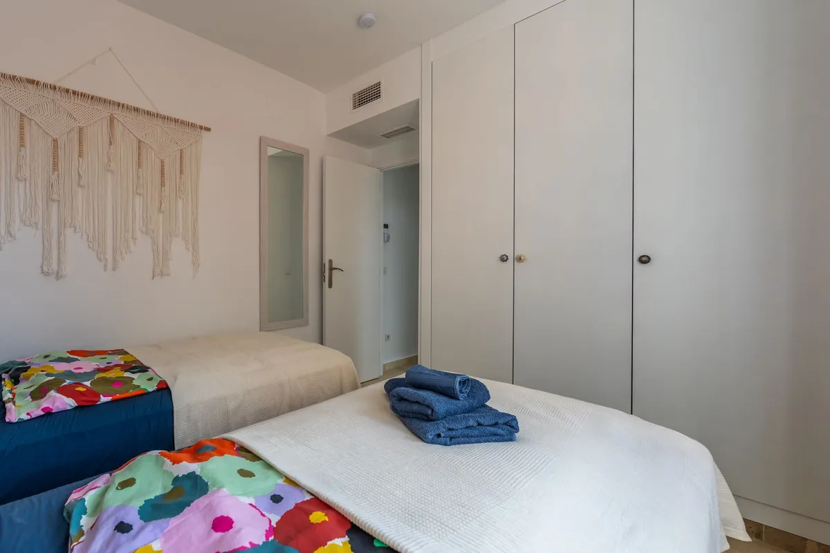 6aa644da-28d8-40d9-b333-0e94fe57fb45