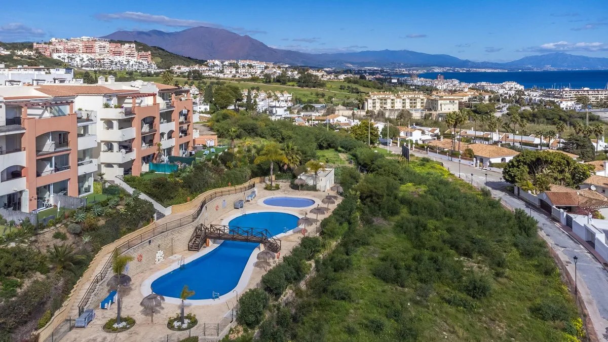 96c35582-f945-4257-936d-1ccc56c18b66