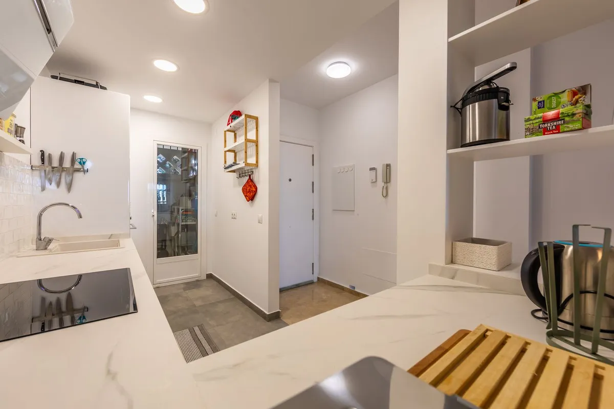 bf6bb2b2-63a0-47b3-bcbc-27b357c7849e