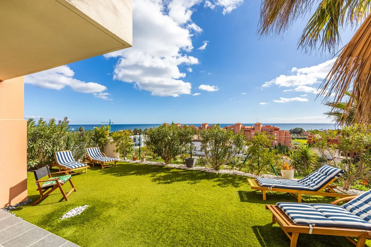 de0b9e47-f1e8-49c5-887c-f2ad10c94d48