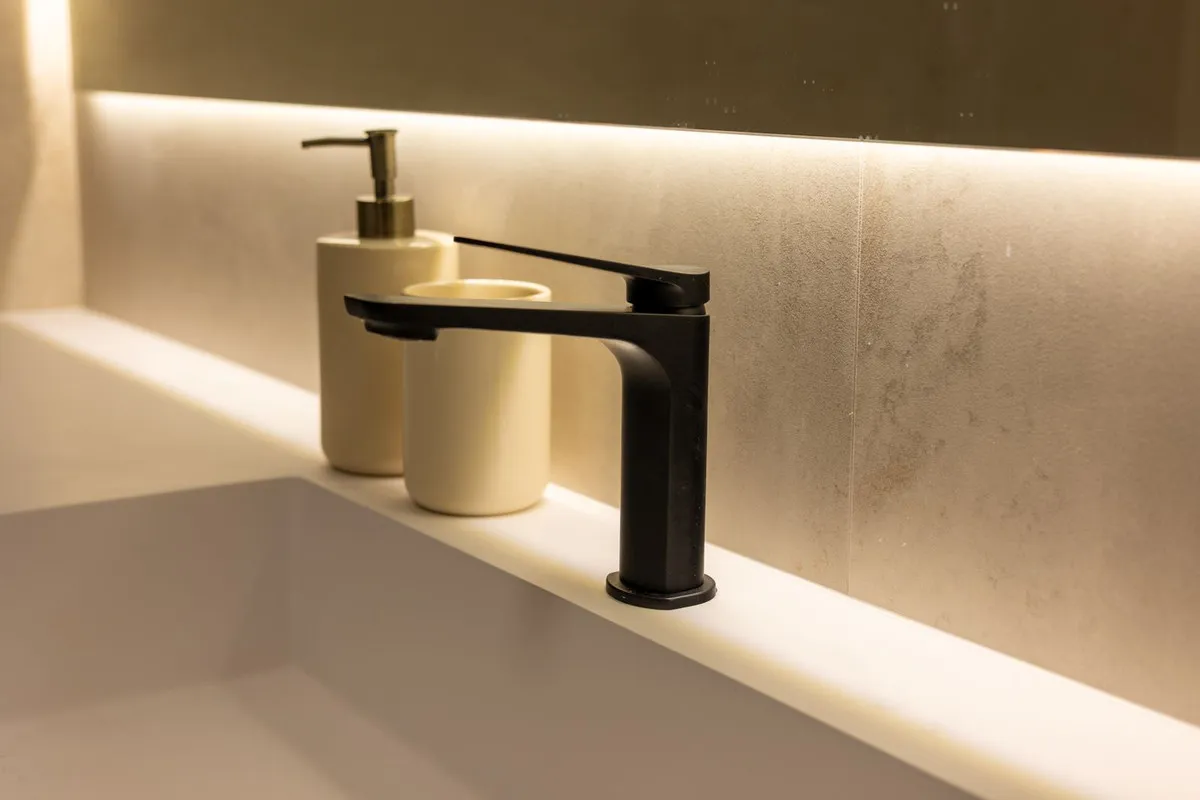 3b18aa89-6452-4b99-b837-51cd3cbb84ba