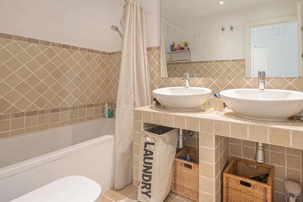 da8df70c-1d3d-4abd-bb41-95666075920a